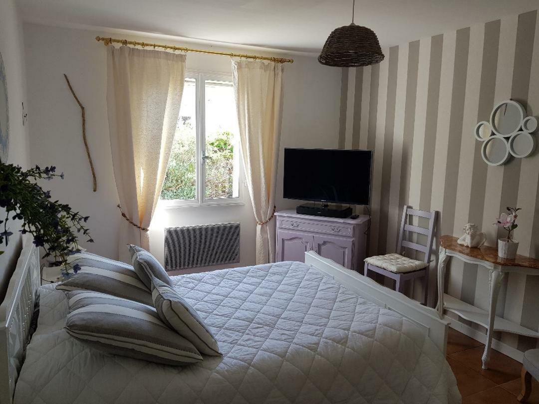Le Flamant Rose Bed and Breakfast Salin-de-Giraud Εξωτερικό φωτογραφία